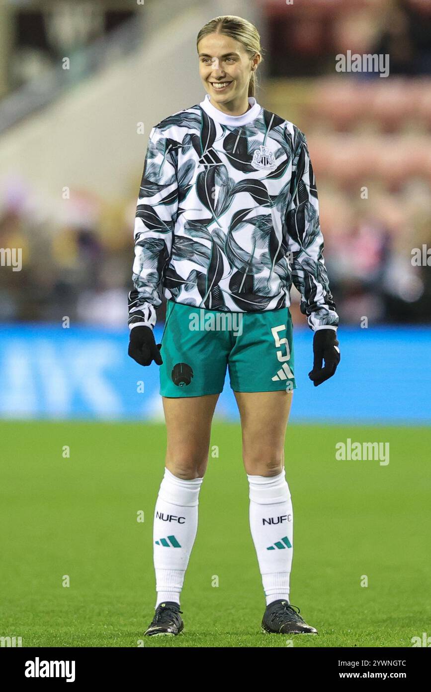 Leigh, Regno Unito. 11 dicembre 2024. Olivia Watt di Newcastle nella sessione di riscaldamento pre-partita durante la Women's League Cup - fase a gironi - gruppo A Manchester United Women contro Newcastle United Women al Leigh Sports Village, Leigh, Regno Unito, 11 dicembre 2024 (foto di Alfie Cosgrove/News Images) a Leigh, Regno Unito il 12/11/2024. (Foto di Alfie Cosgrove/News Images/Sipa USA) credito: SIPA USA/Alamy Live News Foto Stock