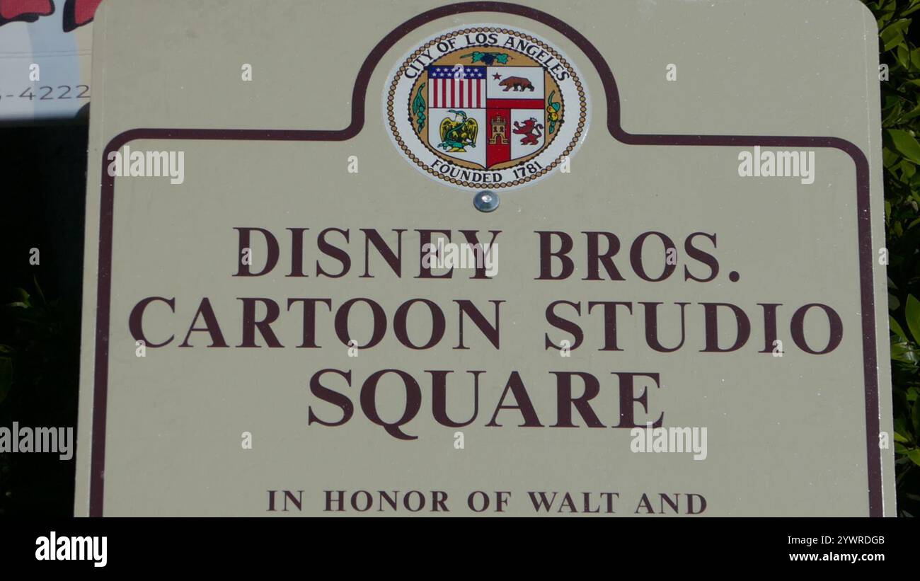 Los Angeles, California, USA 6 dicembre 2024 Walt e Roy Disney Brothers Cartoon Studio Square firmano su Kingswell Avenue dove hanno avuto il loro primo studio il 6 dicembre 2024 a Los Angeles, California, USA. Foto di Barry King/Alamy Stock Photo Foto Stock