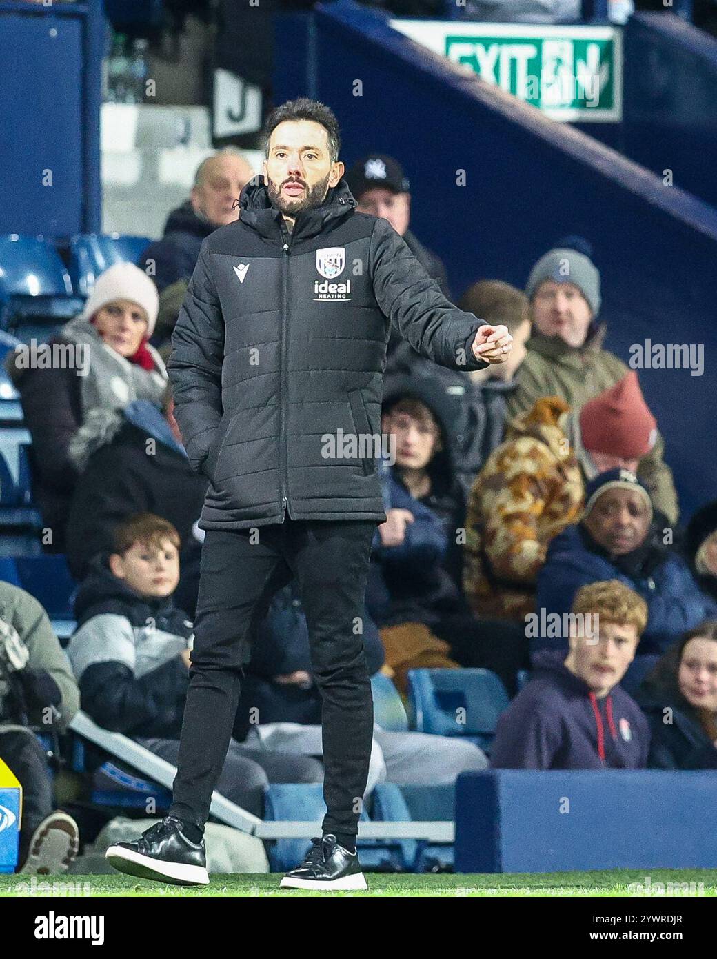 Carlos Corber‡, manager della WBA durante il match per lo Sky Bet Championship tra West Bromwich Albion e Coventry City, a Hawthorns, West Bromwich, mercoledì 11 dicembre 2024. (Foto: Stuart Leggett | mi News) crediti: MI News & Sport /Alamy Live News Foto Stock