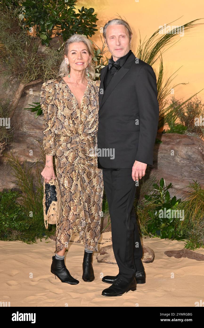 Londra, Regno Unito. 11 dicembre 2024. Hanne Jacobsen e Mads Mikkelsen al Mufasa, la prima del Regno Unito del Re Leone al Cineworld Leicester Square. Crediti: Nils Jorgensen/Alamy Live News Foto Stock