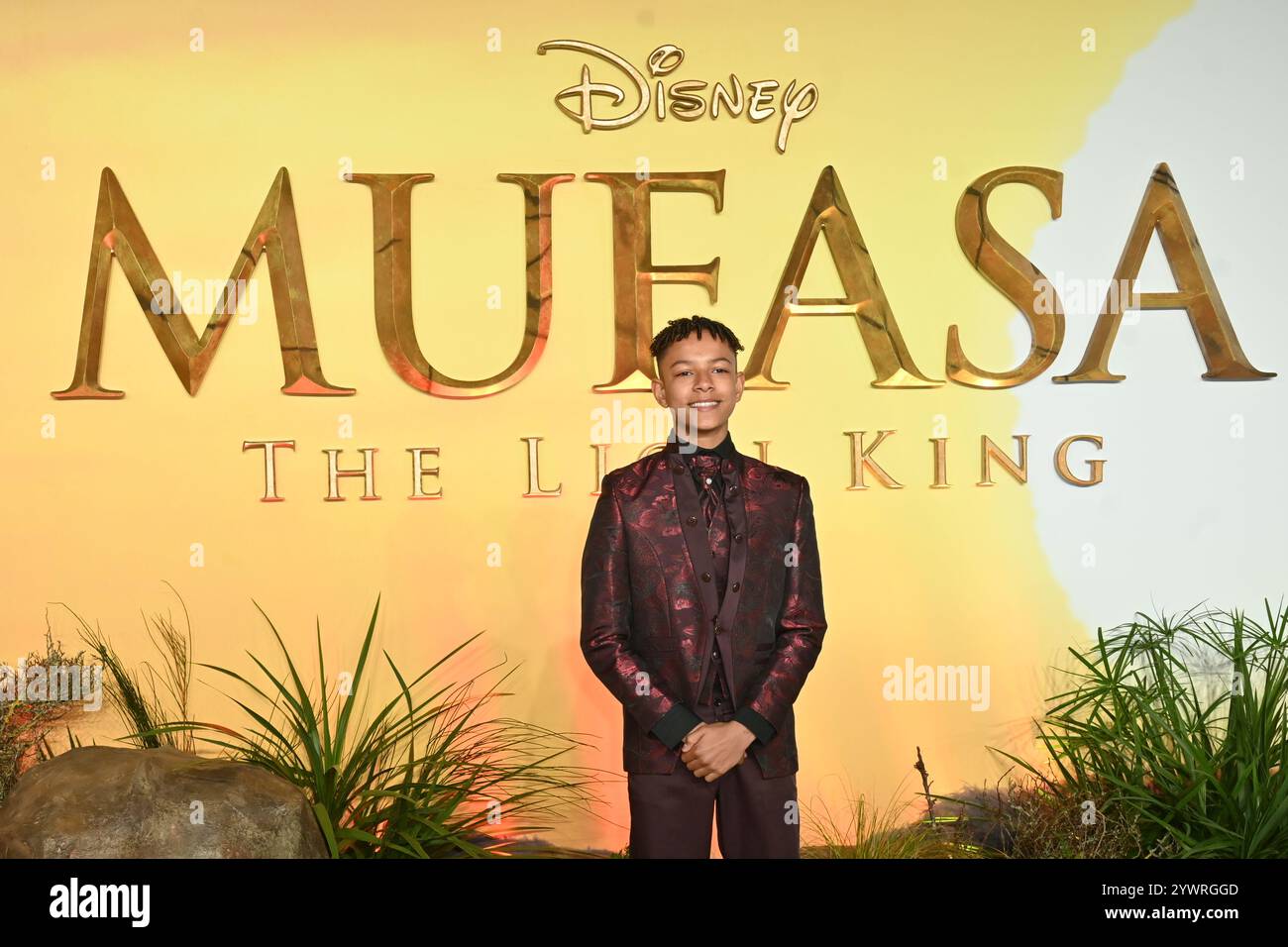 Londra, Regno Unito. 11 dicembre 2024. Theo Somolu al Mufasa, la prima del Regno Unito del Re Leone al Cineworld Leicester Square. Crediti: Nils Jorgensen/Alamy Live News Foto Stock