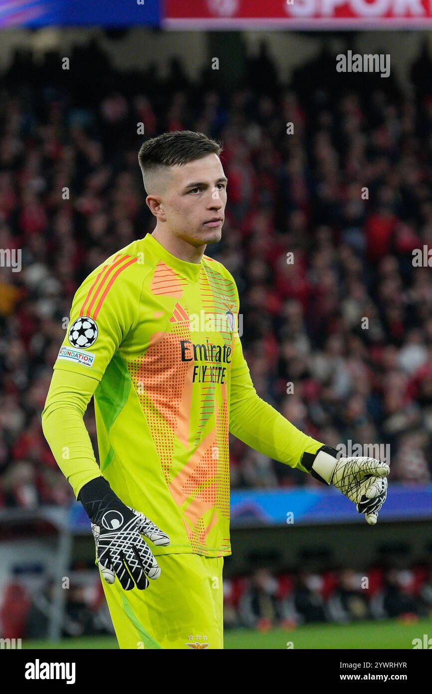 Lisbona, Portogallo. 11 dicembre 2024. Anatoliy Trubin di SL Benfica in azione durante la fase di UEFA Champions League 6 tra Benfica e Bologna allo stadio da Luz di Lisbona, Portogallo. 12/11/2024 credito: Brasile Photo Press/Alamy Live News Foto Stock