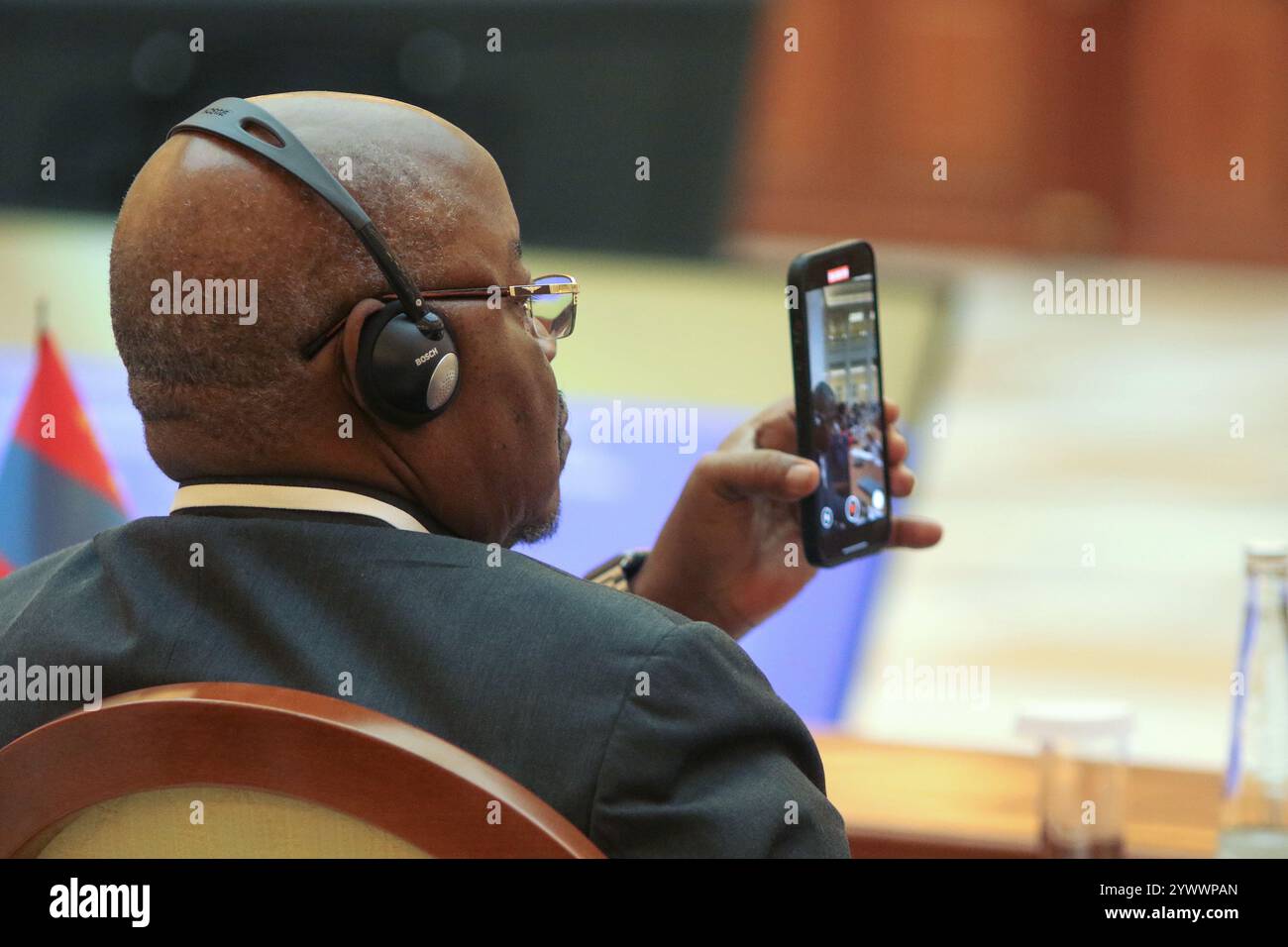 San Pietroburgo, Russia. 12 dicembre 2024. Jose Mateus Muaria KATUPHA, Ambasciatore straordinario e plenipotenziario della Repubblica del Mozambico presso la Federazione Russa durante la V Conferenza scientifica e pratica internazionale sulla lotta contro le malattie infettive, a San Pietroburgo, presso la Biblioteca Presidenziale intitolata a B. N. Eltsin a San Pietroburgo. (Foto di Maksim Konstantinov/SOPA Images/Sipa USA) credito: SIPA USA/Alamy Live News Foto Stock