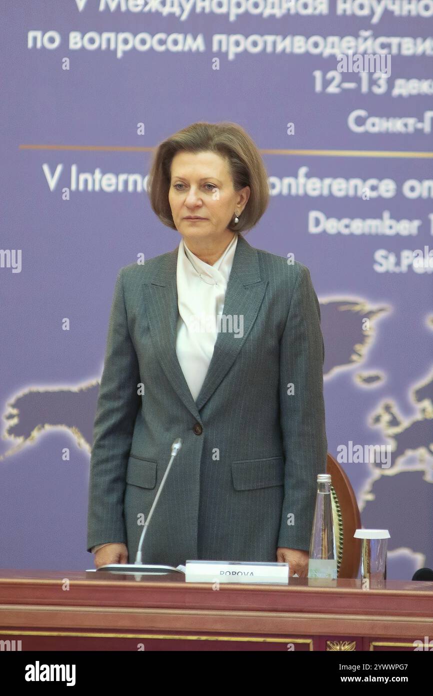 San Pietroburgo, Russia. 12 dicembre 2024. Anna Popova, Capo medico sanitario di Stato della Federazione Russa, Capo di Rospotrebnadzor, durante la V Conferenza scientifica e pratica internazionale sulla lotta contro le malattie infettive, a San Pietroburgo, presso la Biblioteca Presidenziale intitolata a B. N. Eltsin a San Pietroburgo. Credito: SOPA Images Limited/Alamy Live News Foto Stock
