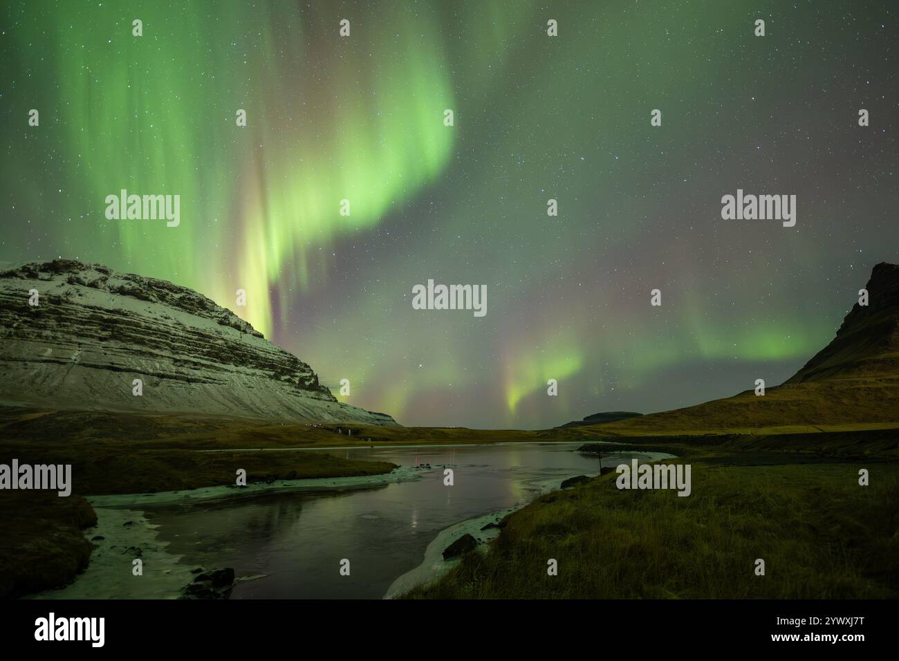 Aurora in Islanda durante il solare max Foto Stock