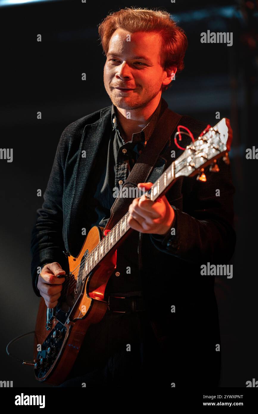 Italia 9 dicembre 2024 Geordie Greep - Black Midi cantante e frontman - live al Circolo Magnolia Milano © Andrea Ripamonti / Alamy Foto Stock
