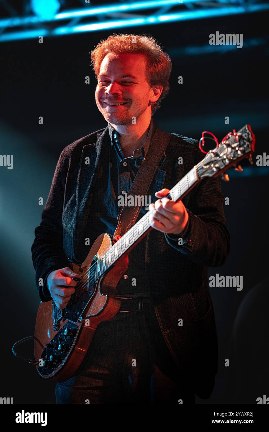 Italia 9 dicembre 2024 Geordie Greep - Black Midi cantante e frontman - live al Circolo Magnolia Milano © Andrea Ripamonti / Alamy Foto Stock
