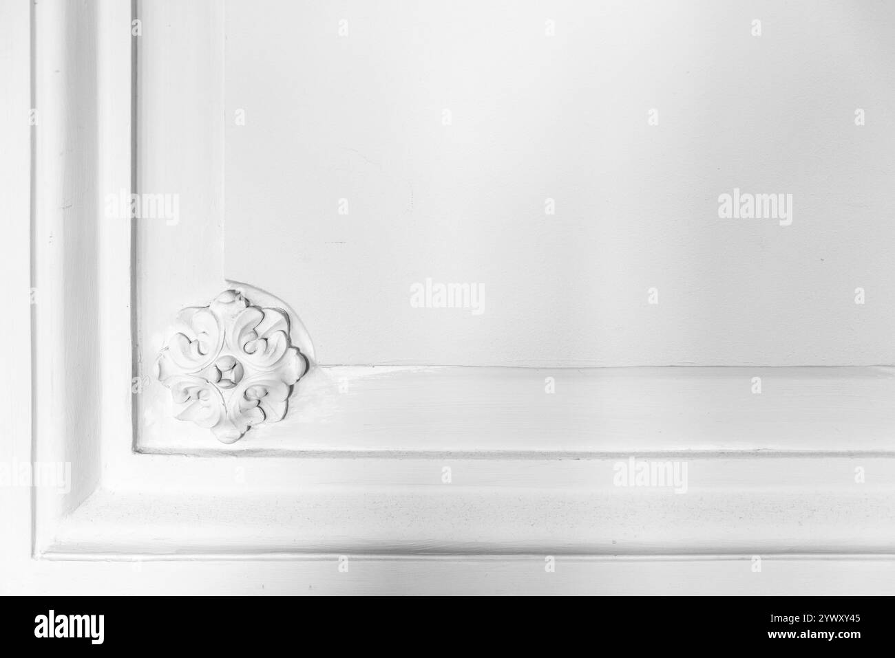 Modanatura a parete classica, decorazioni in stucco, dettagli interni in stile vintage, sfondo astratto per foto architettoniche Foto Stock