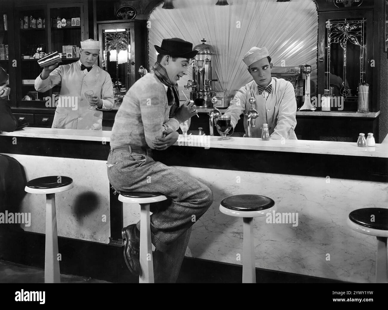 Buster Keaton come barista al 'College' 1927 Foto Stock