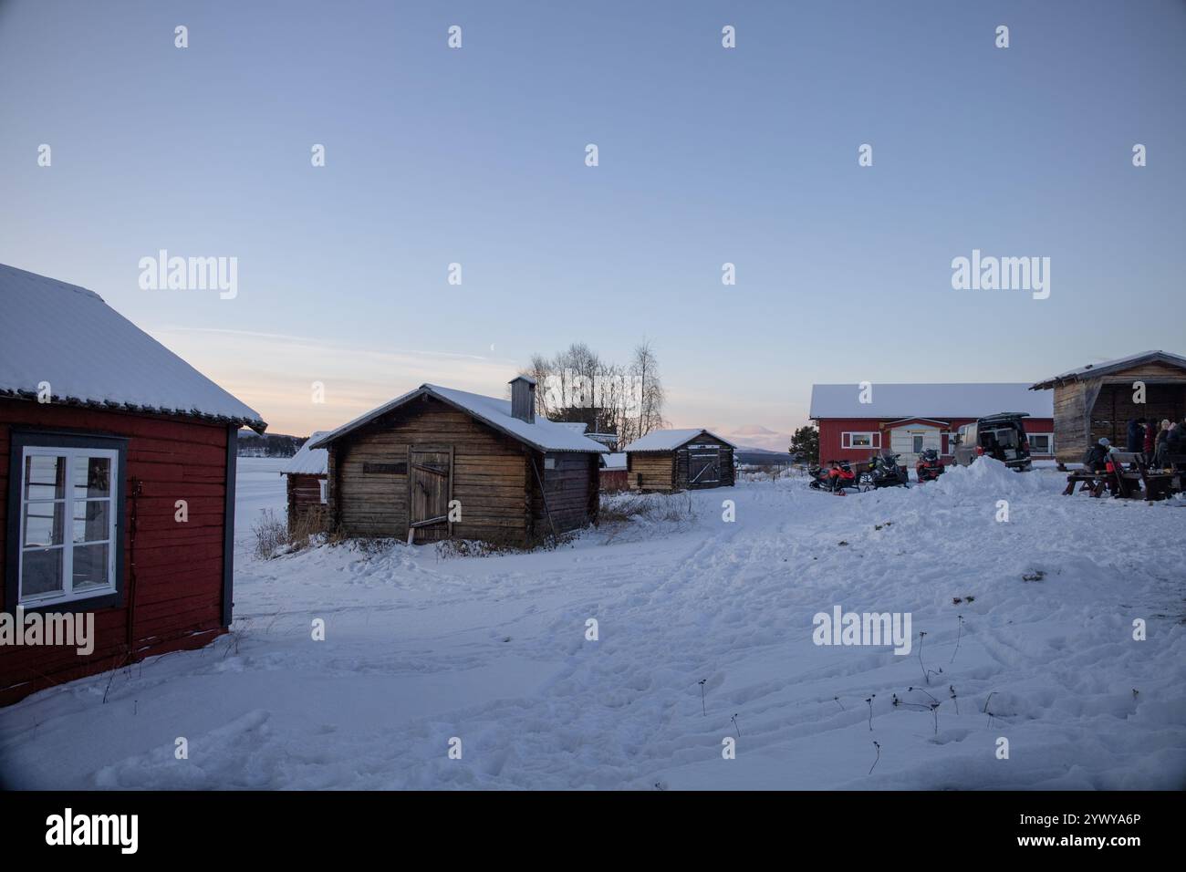 Jukkasjarvi, Svezia, 1 novembre 2024. Il mercatino di Natale annuale fuori Kiruna, nel nord della Svezia. Foto Stock