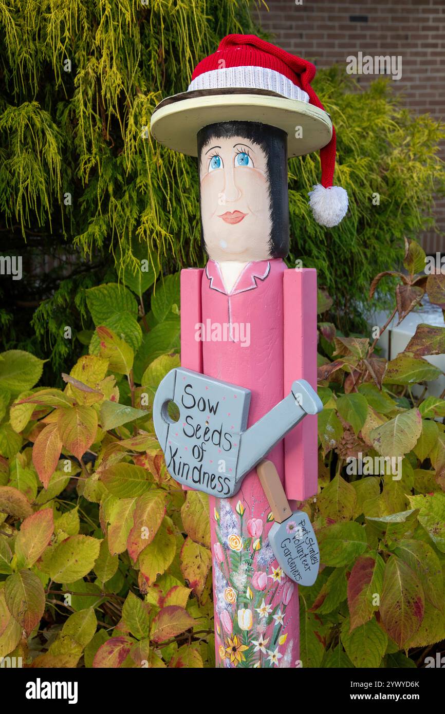 Port Stanley, Ontario Canada - Port's Post le persone decorano le strade di Port Stanley. Sono realizzati a mano dall'artista Cathy Cook. Foto Stock