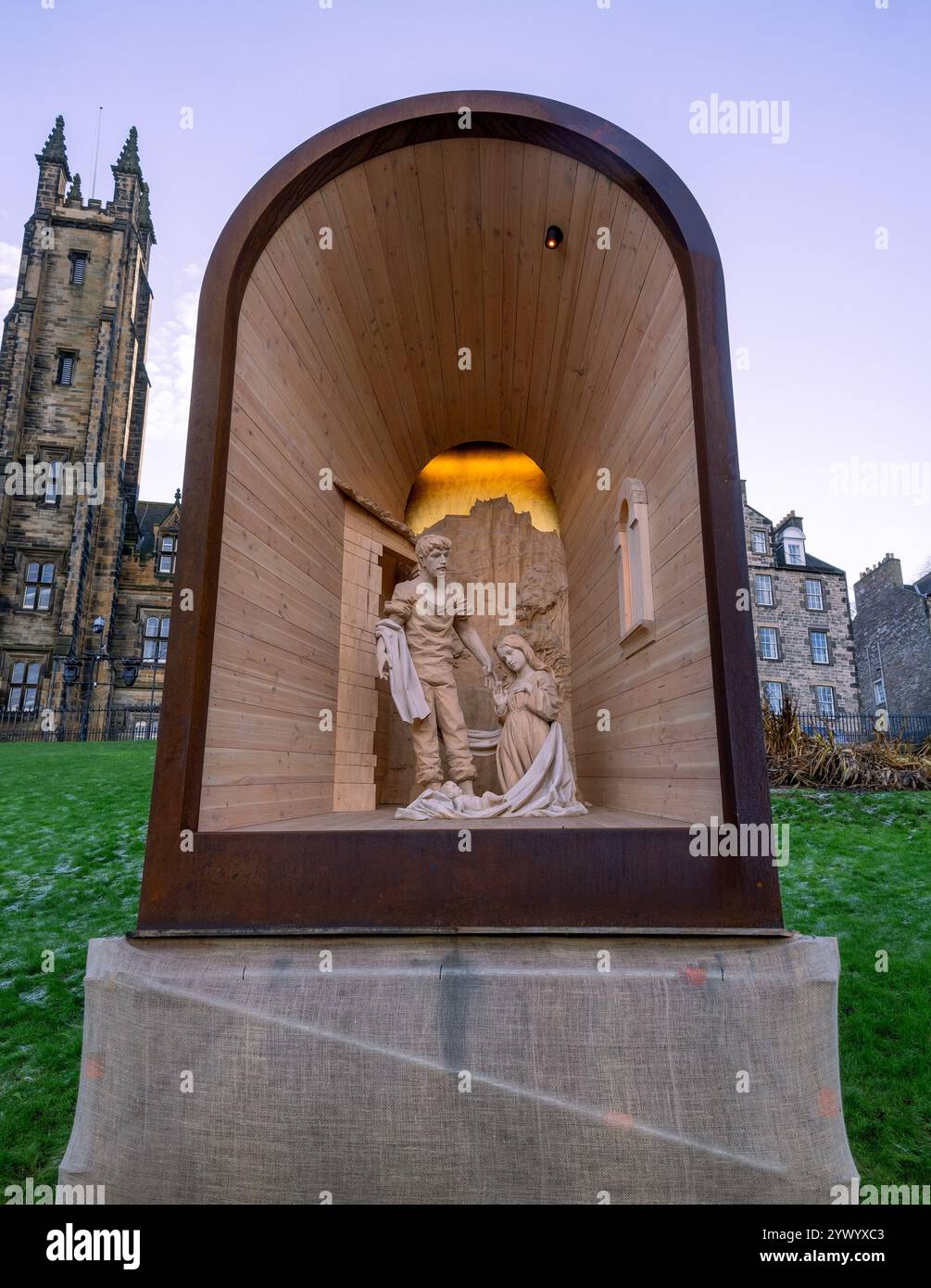 Mary e Joseph in una mangiatoia sul tumulo, Edimburgo, Scozia, Regno Unito Foto Stock
