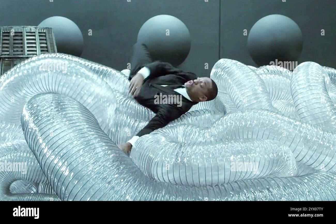MEN IN BLACK II - 2002 Sony Pictures che pubblica un film con Will Smith nel ruolo dell'Agente J. Foto Stock