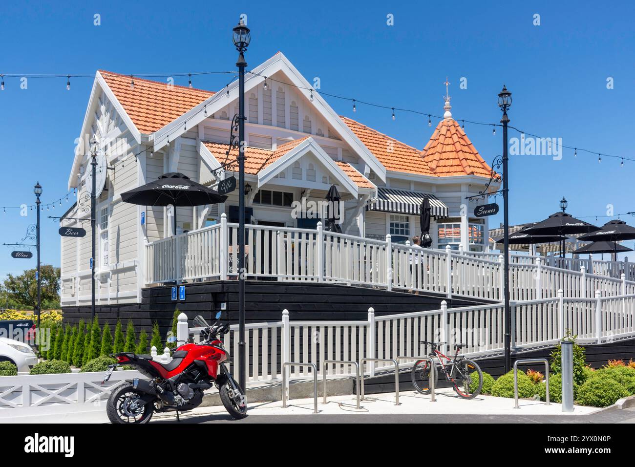 Parigi per il Weekend Cafe, Charles Street, Kaiapoi, Canterbury, South Island, nuova Zelanda Foto Stock