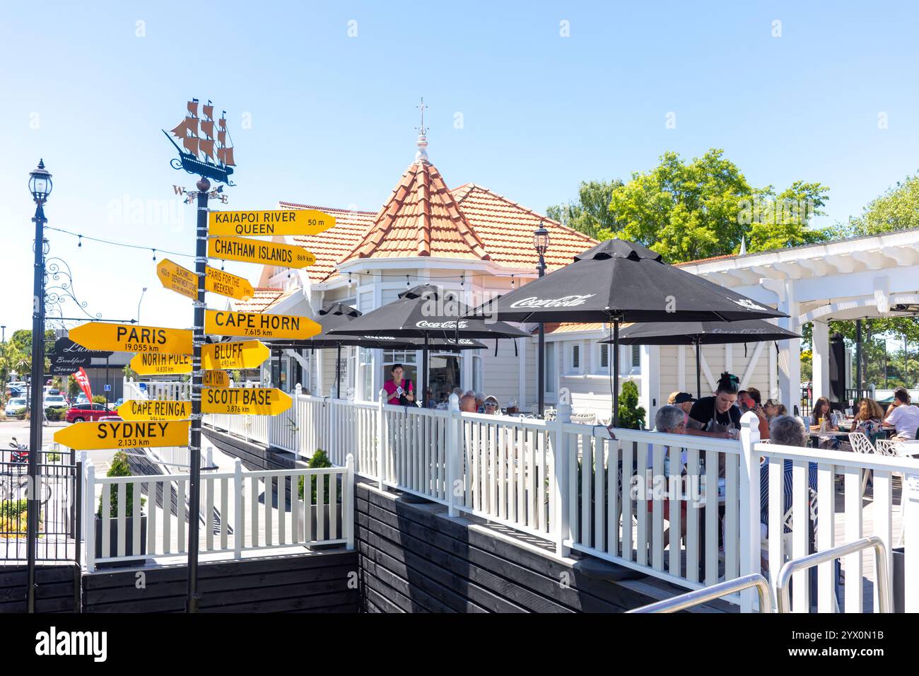 Parigi per il Weekend Cafe, Charles Street, Kaiapoi, Canterbury, South Island, nuova Zelanda Foto Stock
