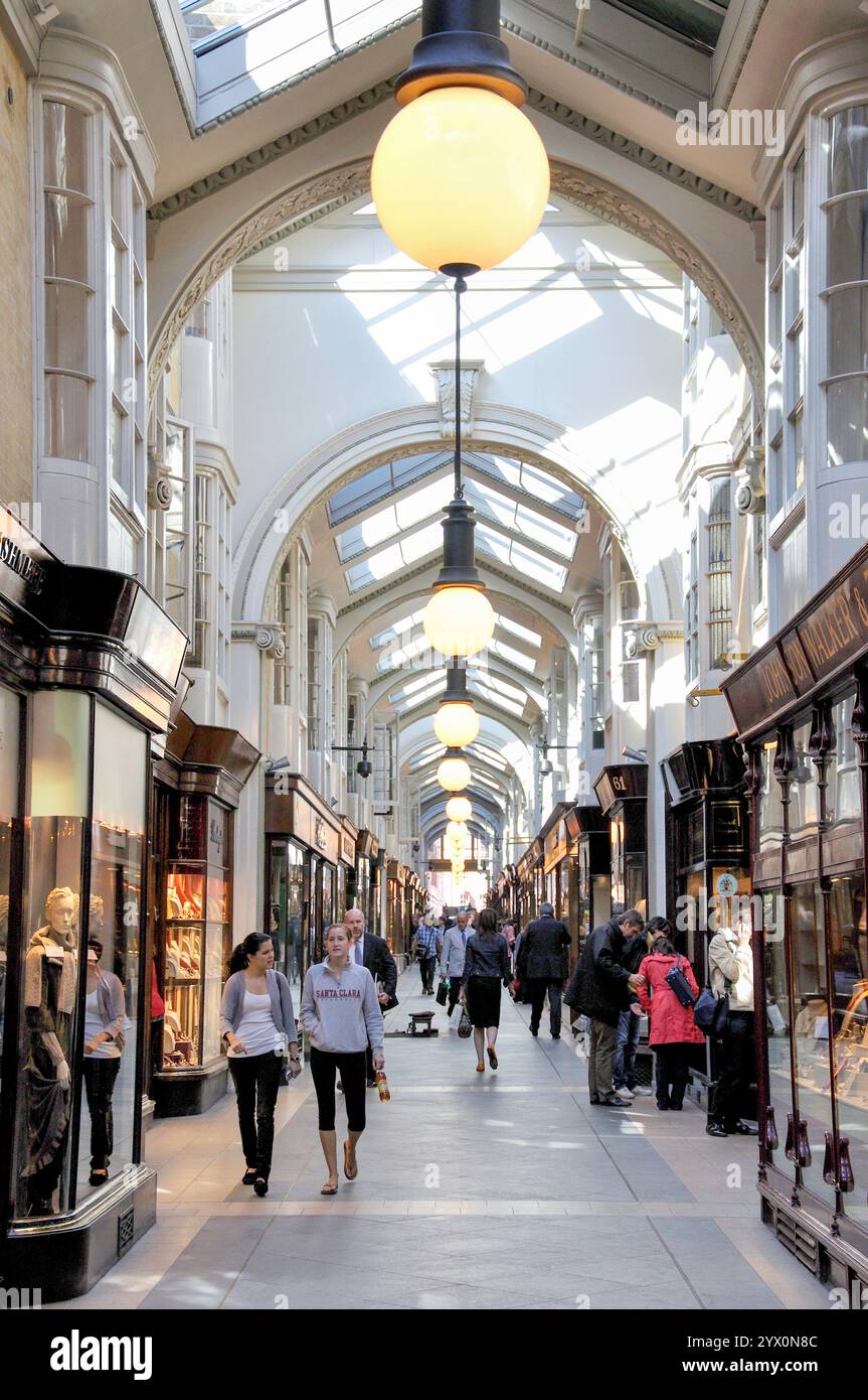 Burlington Arcade, Piccadilly, City of Westminster, Londra, Inghilterra, Regno Unito Foto Stock