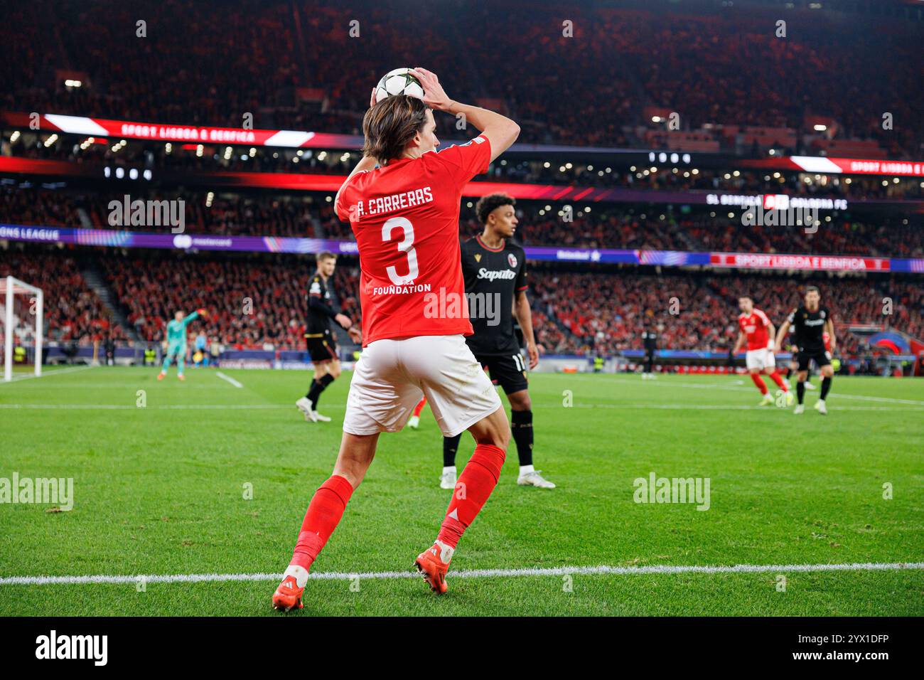 Alvaro Carreras visto durante la partita di UEFA Champions League tra le squadre del Benfica e del Bologna FC 1909 (Maciej Rogowski) Foto Stock