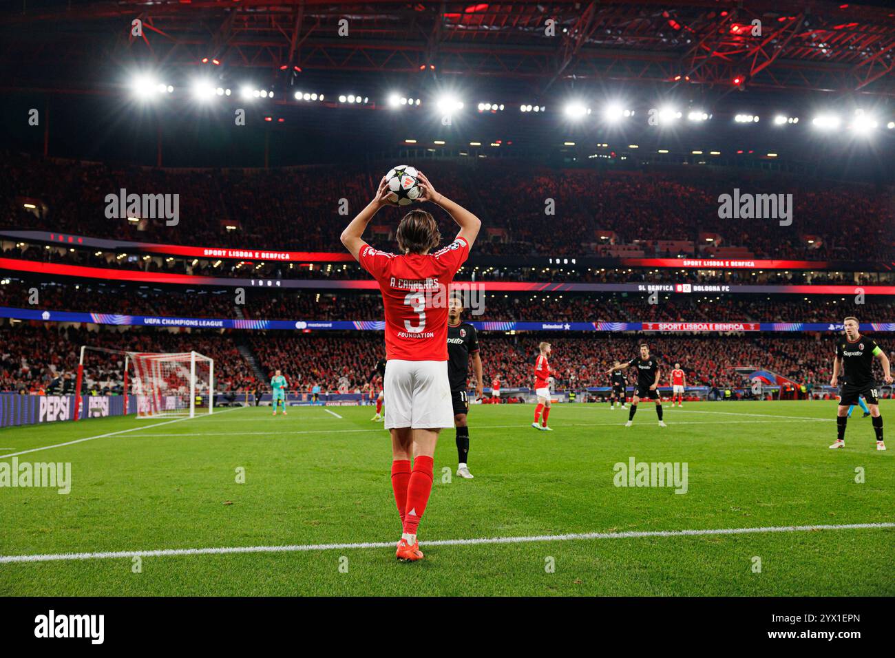 Alvaro Carreras visto durante la partita di UEFA Champions League tra le squadre del Benfica e del Bologna FC 1909 (Maciej Rogowski) Foto Stock