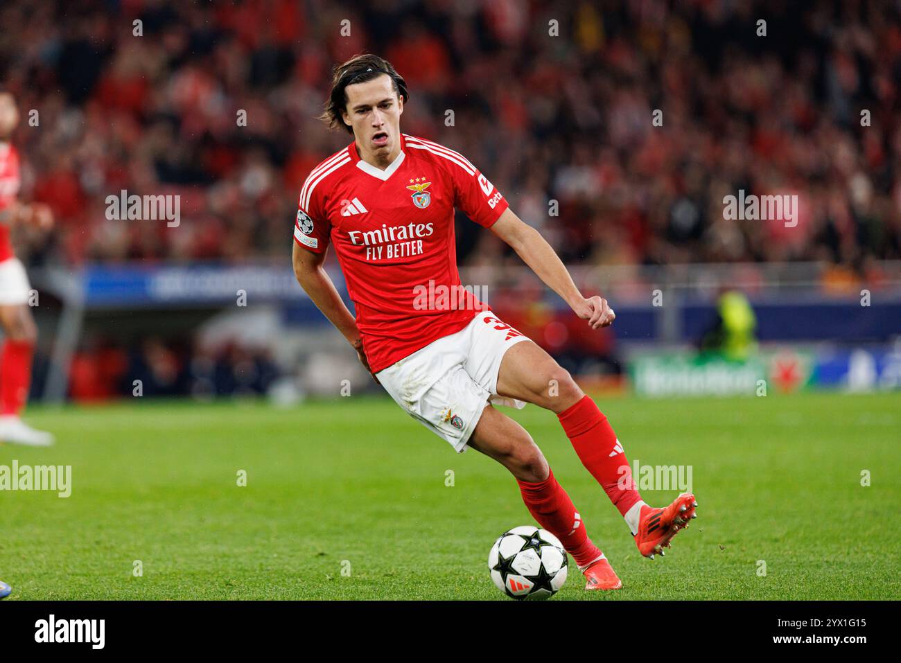 Alvaro Carreras visto durante la partita di UEFA Champions League tra le squadre del Benfica e del Bologna FC 1909 (Maciej Rogowski) Foto Stock