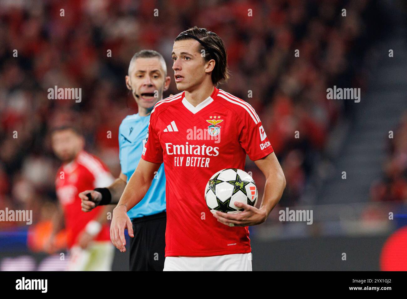 Alvaro Carreras visto durante la partita di UEFA Champions League tra le squadre del Benfica e del Bologna FC 1909 (Maciej Rogowski) Foto Stock