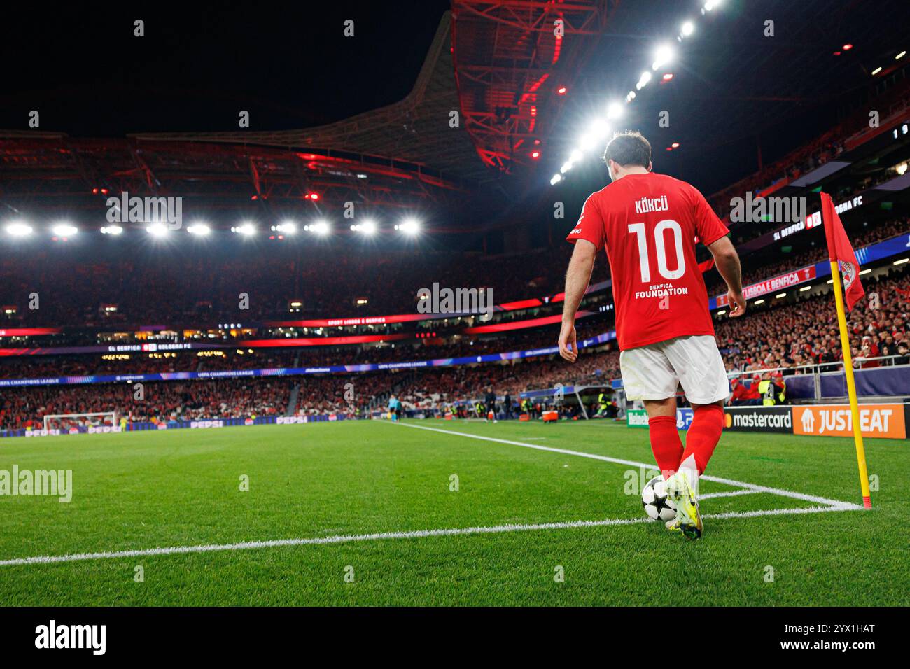 Orkun Kokcu visto durante la partita di UEFA Champions League tra le squadre di SL Benfica e Bologna FC 1909 (Maciej Rogowski) Foto Stock