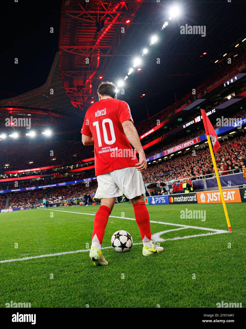 Orkun Kokcu visto durante la partita di UEFA Champions League tra le squadre di SL Benfica e Bologna FC 1909 (Maciej Rogowski) Foto Stock