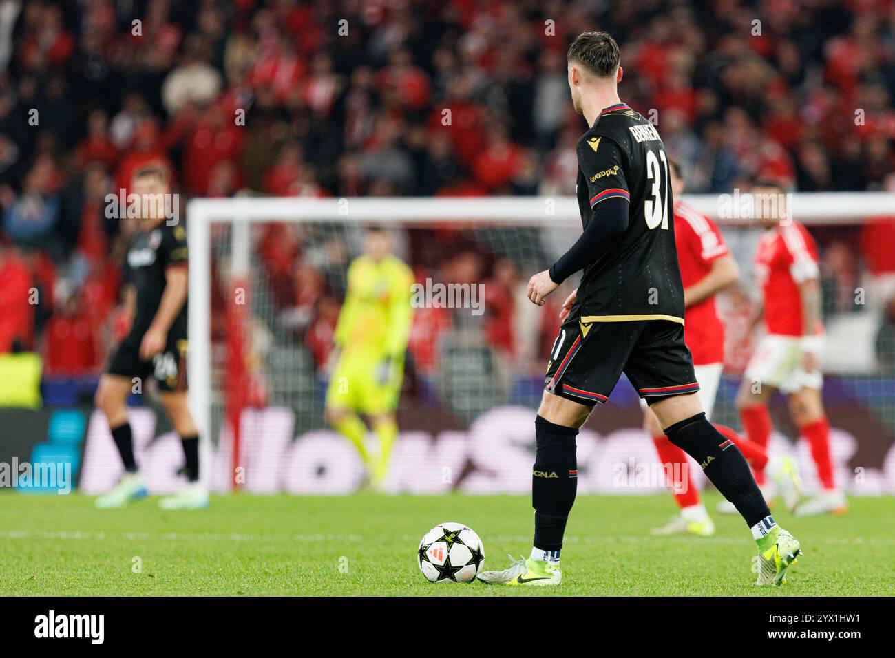 Sam Beukema visto durante la partita di UEFA Champions League tra le squadre di SL Benfica e Bologna FC 1909 (Maciej Rogowski) Foto Stock