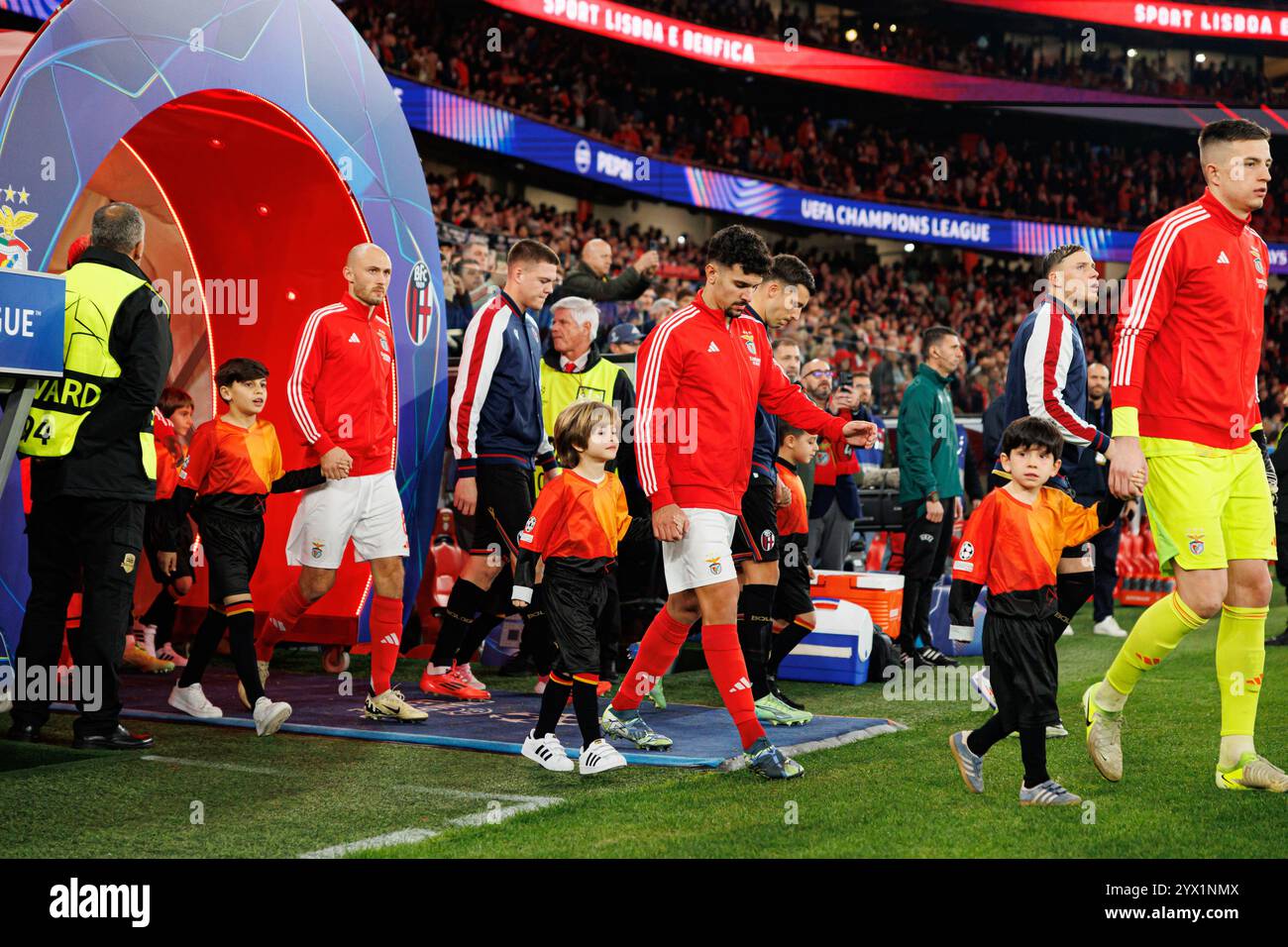 Tomas Araujo visto durante la partita di UEFA Champions League tra le squadre del Benfica e del Bologna FC 1909 (Maciej Rogowski) Foto Stock