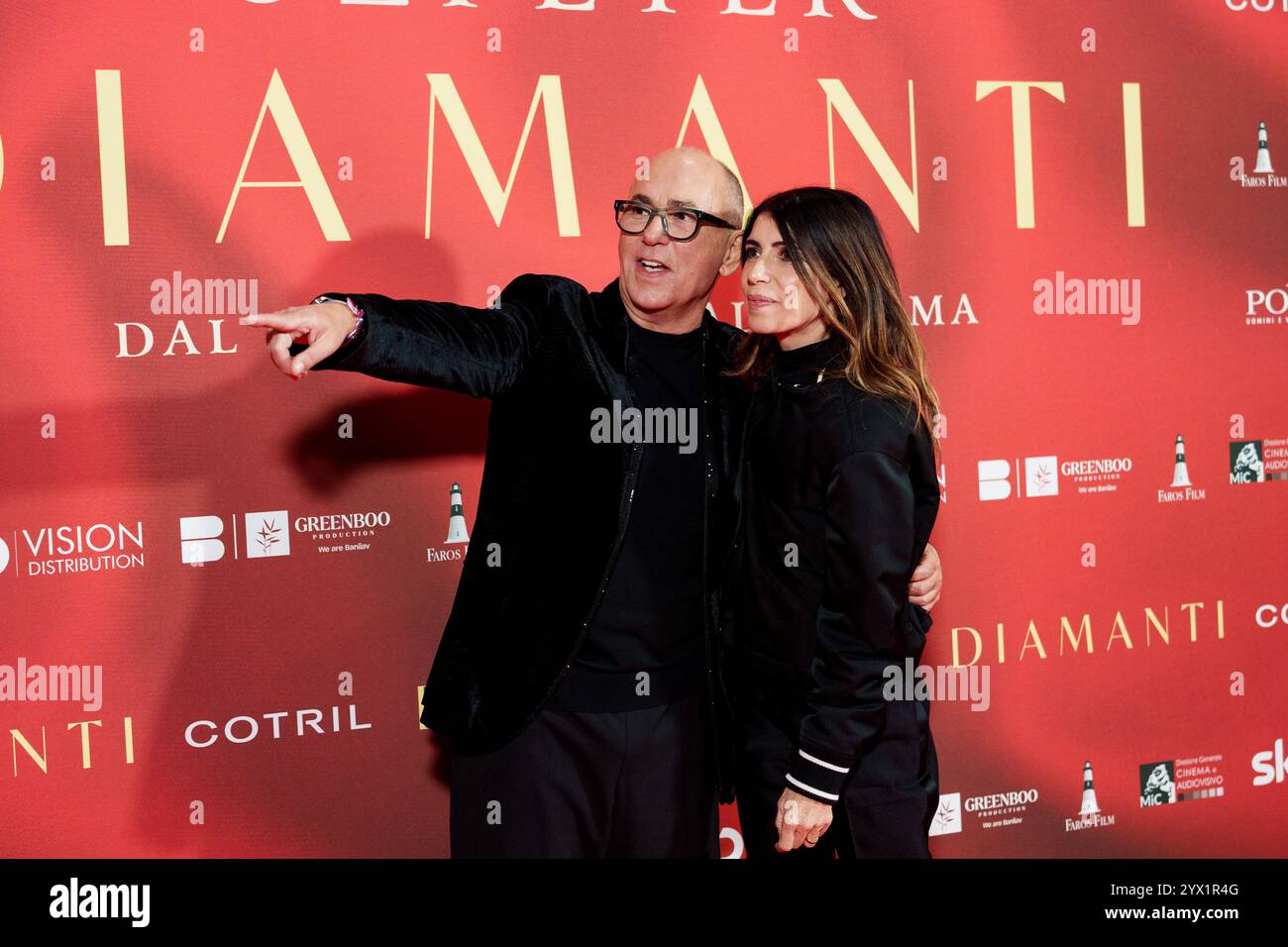 ROMA, ITALIA - 12 DICEMBRE: Ferzan Ozpetek e Giorgia partecipano alla prima "Diamanti" allo Space Cinema moderno il 12 dicembre 2024 a Roma. (P Foto Stock