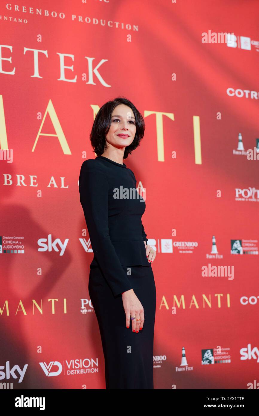 ROMA, ITALIA - 12 DICEMBRE: Nicole Grimaudo partecipa alla premiere "Diamanti" allo Space Cinema moderno il 12 dicembre 2024 a Roma, Italia. (Foto di Gio Foto Stock