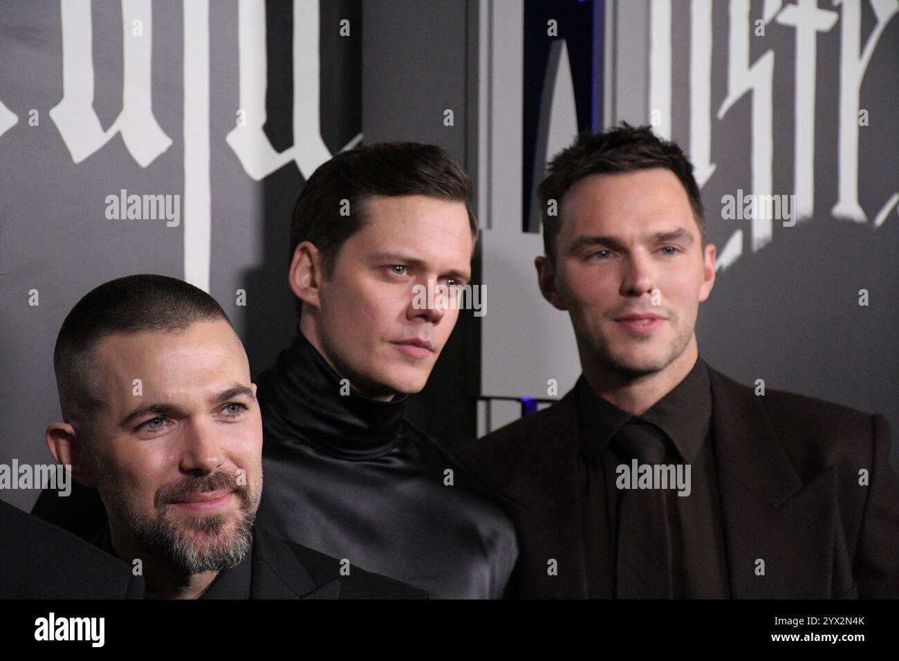 Hollywood, California, USA 12 dicembre 2024 regista/scrittore/produttore Robert Eggers, attore Bill Skarsgard e attore Nicholas Hoult partecipano a Focus Features Nosferatu Los Angeles Premiere al TCL Chinese Theatre il 12 dicembre 2024 a Hollywood, California, USA. Foto di Barry King/Alamy Live News Foto Stock