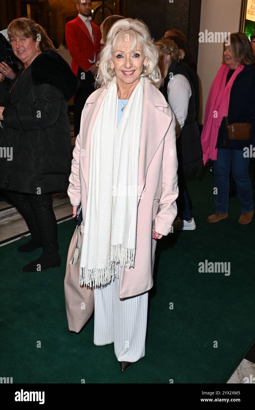 Londra, Regno Unito. 12 dicembre 2024. Debbie McGee partecipa alla "Robin Hood" London Palladium Panto Press Night al London Palladium di Londra, Inghilterra. REGNO UNITO. Giovedì 12 dicembre 2024 credito: Famous/Alamy Live News Foto Stock