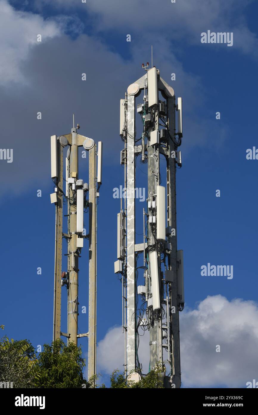 Torri di comunicazione Foto Stock