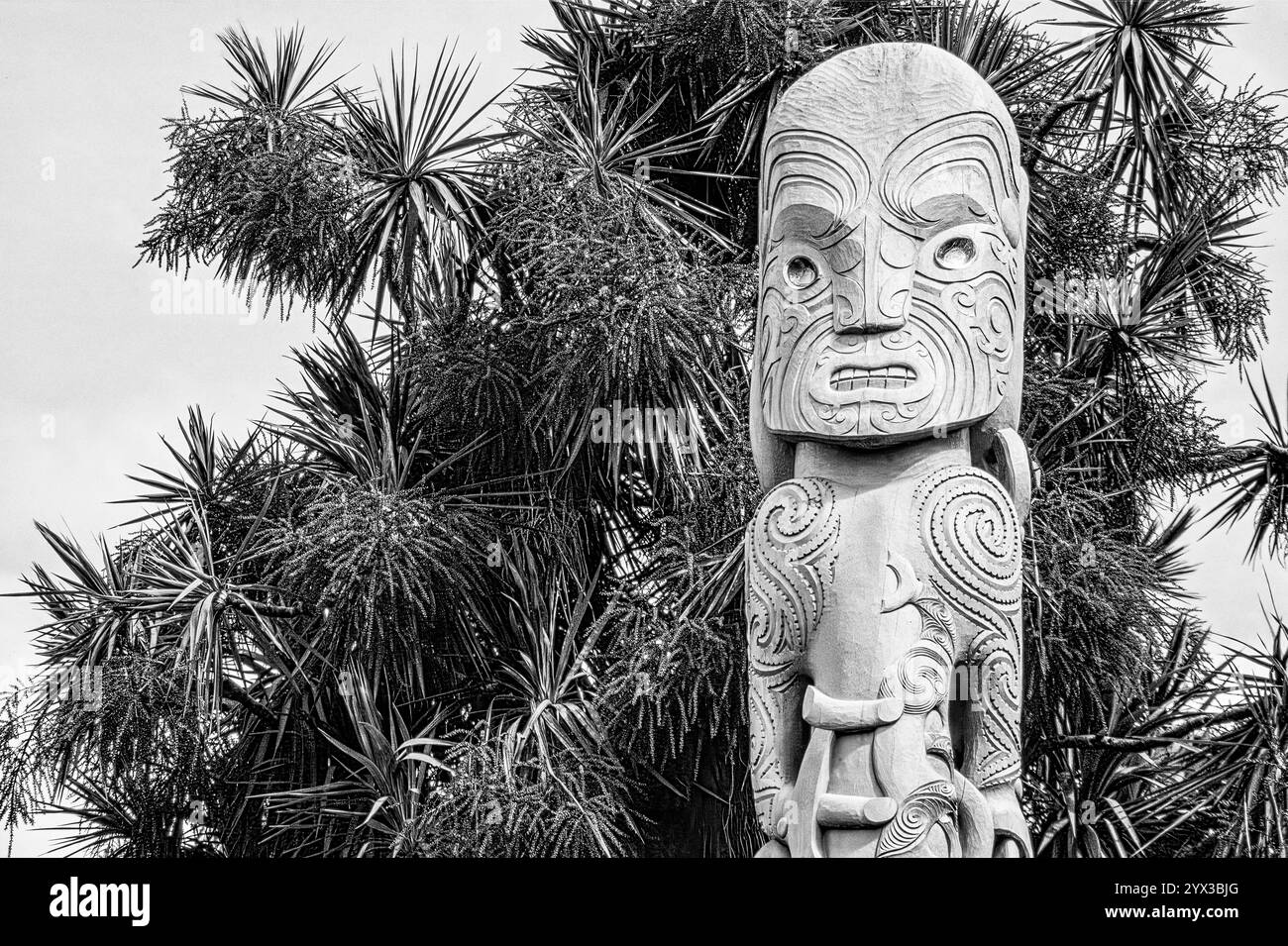 Statua di Ngai Tahu Maori in bianco e nero, Christchurch, Canterbury, nuova Zelanda Foto Stock