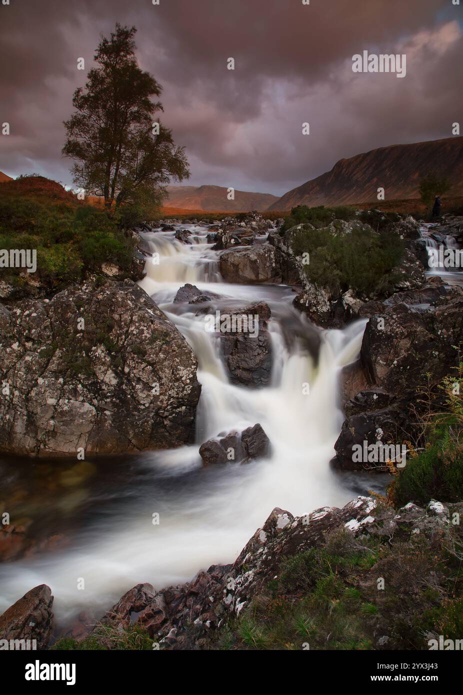 Cascata Glen Etive Mor nella Glencoe Valley, Scozia Foto Stock