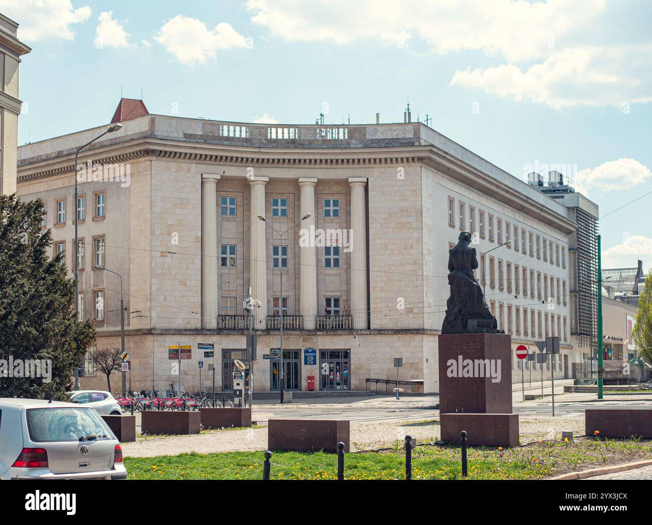 L'edificio postale (Gmach Urzędu Pocztowego Poznań 9) - un ufficio postale iconico situato nella città vecchia di Poznań, in Polonia Foto Stock