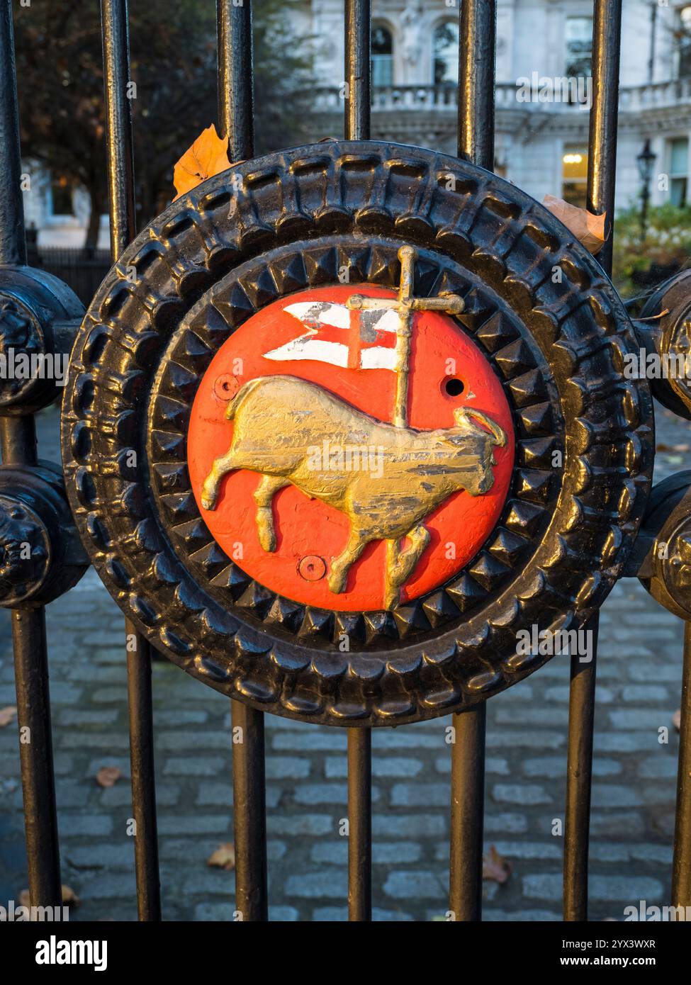 Inner Temple Garden, Logo, cancelli e recinzione, Inner Temple Garden, The City of London, Londra, Inghilterra, Regno Unito, Gran Bretagna. Foto Stock
