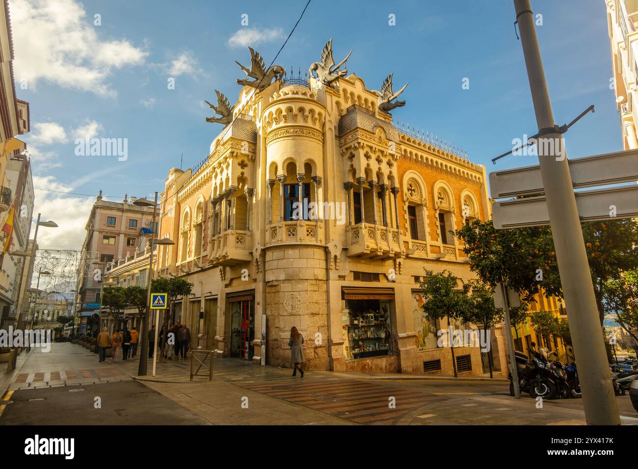 Ceuta, Spagna - dicembre 2023: Casa dei Draghi sulla strada principale di Ceuta, Nord Africa Foto Stock