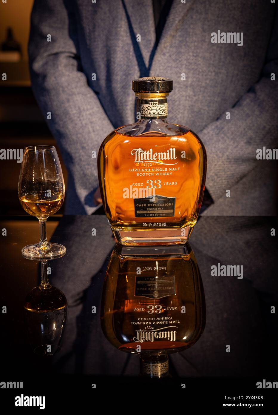 Bottiglia di whisky Littlemill 33 anni whisky single malt scotch di pianura . Foto Stock