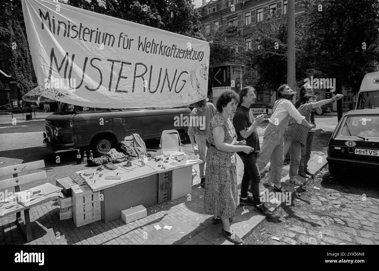 Germania, Dresda, 22.06.1991, Festival della città della colorata Repubblica di Neustadt (Dresda), Ministero per lo smantellamento del potere militare, [traduzione automatizzata] Foto Stock