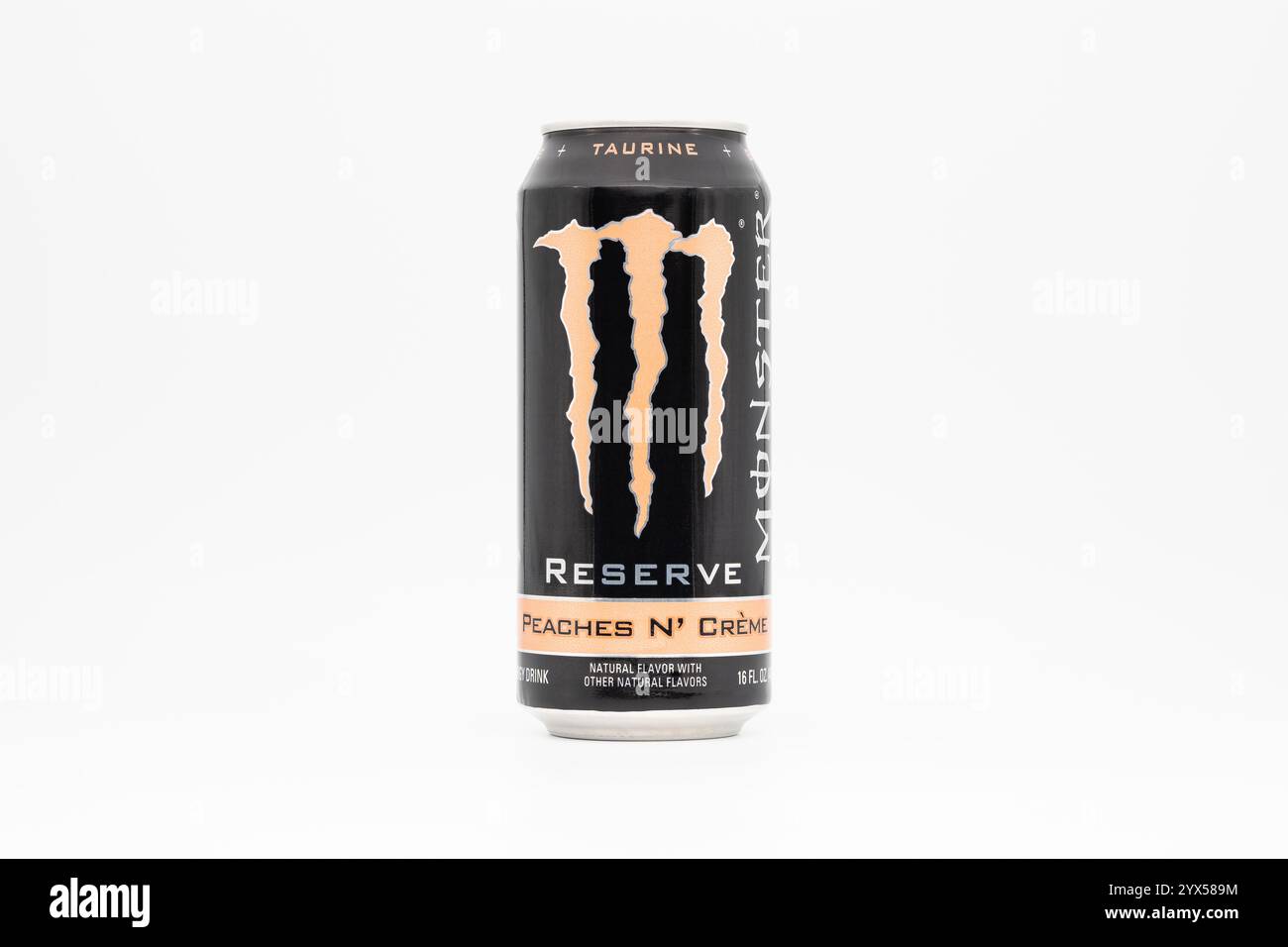Monster Energy Reserve Peaches n’ Crème Beverage CAN. Il sapore è di pesca cremosa. L'artiglio nel design è di colore chiaro. Foto Stock