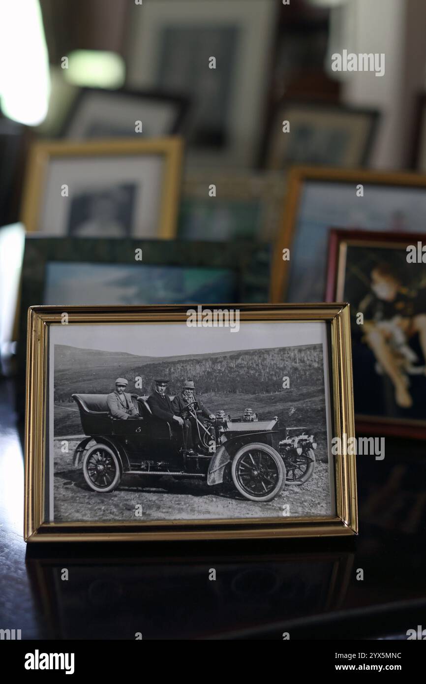 Foto vintage in bianco e nero in cornici al Castello di Caerhays , Cornovaglia , Regno Unito Foto Stock