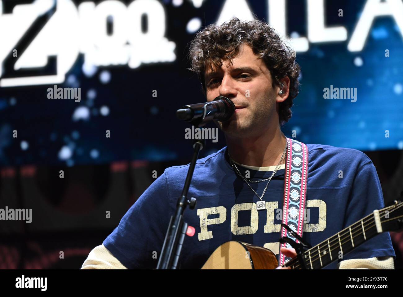 Manhattan, Stati Uniti. 13 dicembre 2024. Mark Ambor si esibisce allo Z100 Jingle Ball All Access Lounge all'Hammerstein Ballroom di Manhattan, New York, il 13 dicembre 2024. (Foto di Kyle Mazza/NurPhoto)0 credito: NurPhoto SRL/Alamy Live News Foto Stock