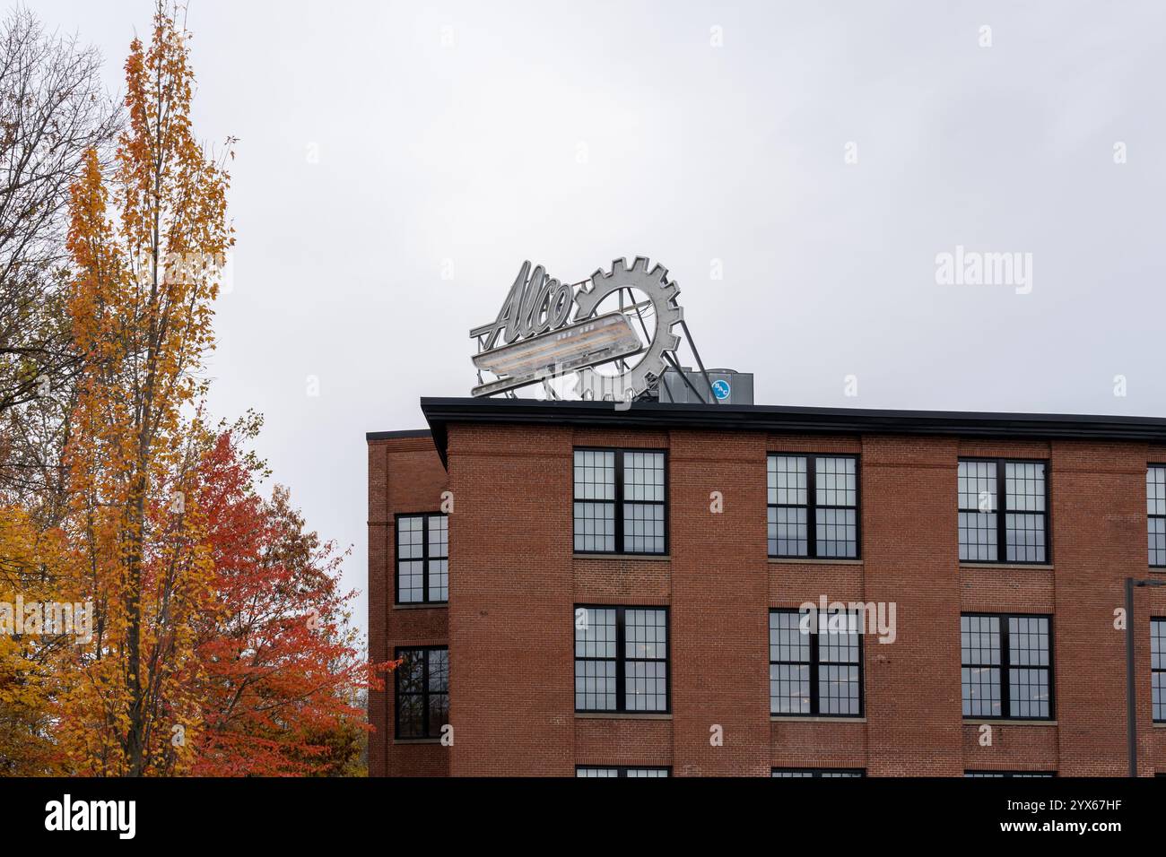 Ex American Locomotive Company (ALCO) Automobile Buildings in 555 Valley Street a Providence, RI, USA Foto Stock