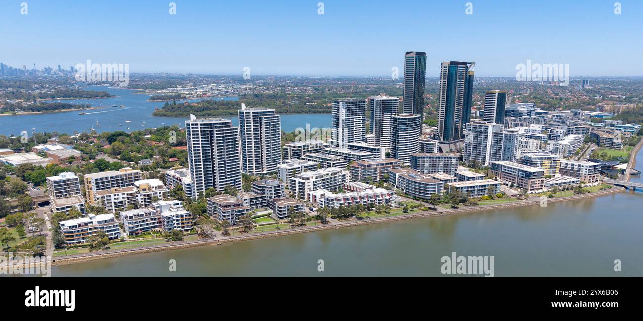 Il sobborgo occidentale di Sydney di Rodi e il fiume Parramatta. Foto Stock