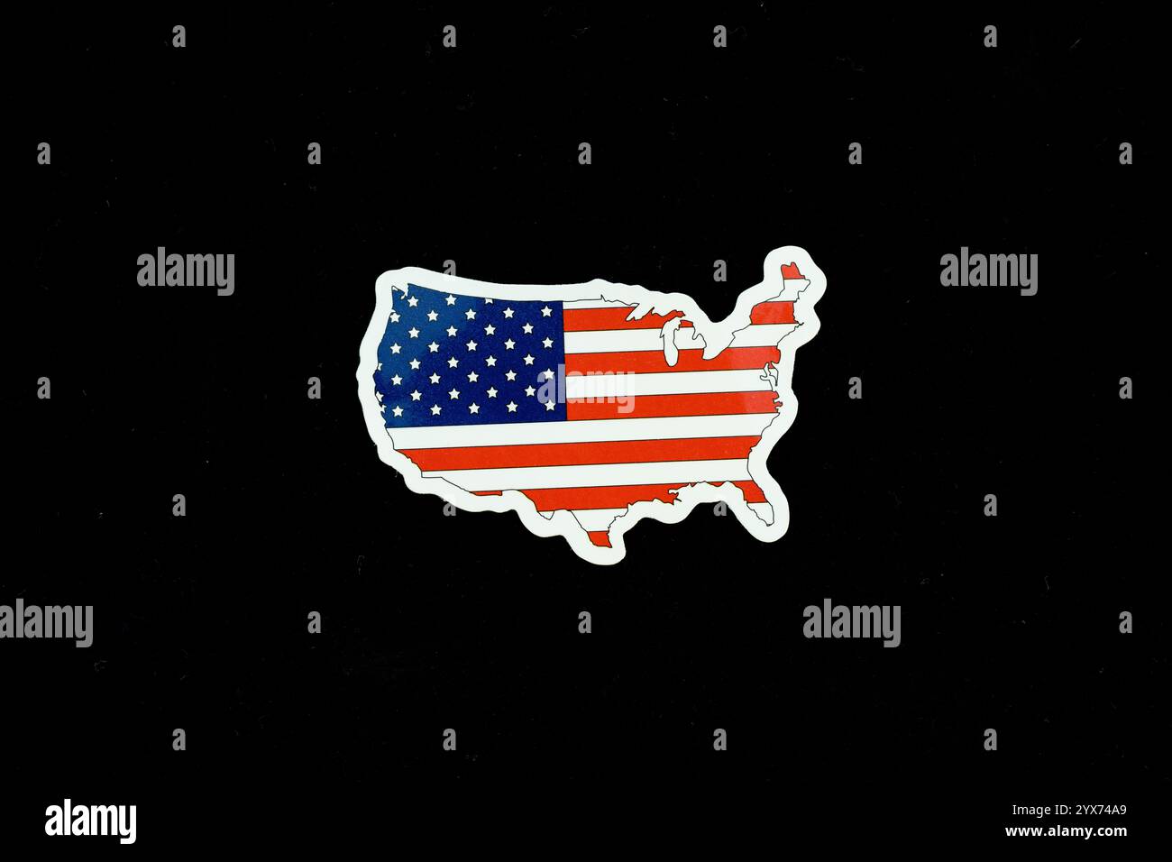 Bandiera della mappa degli Stati Uniti d'America su sfondo nero Foto Stock