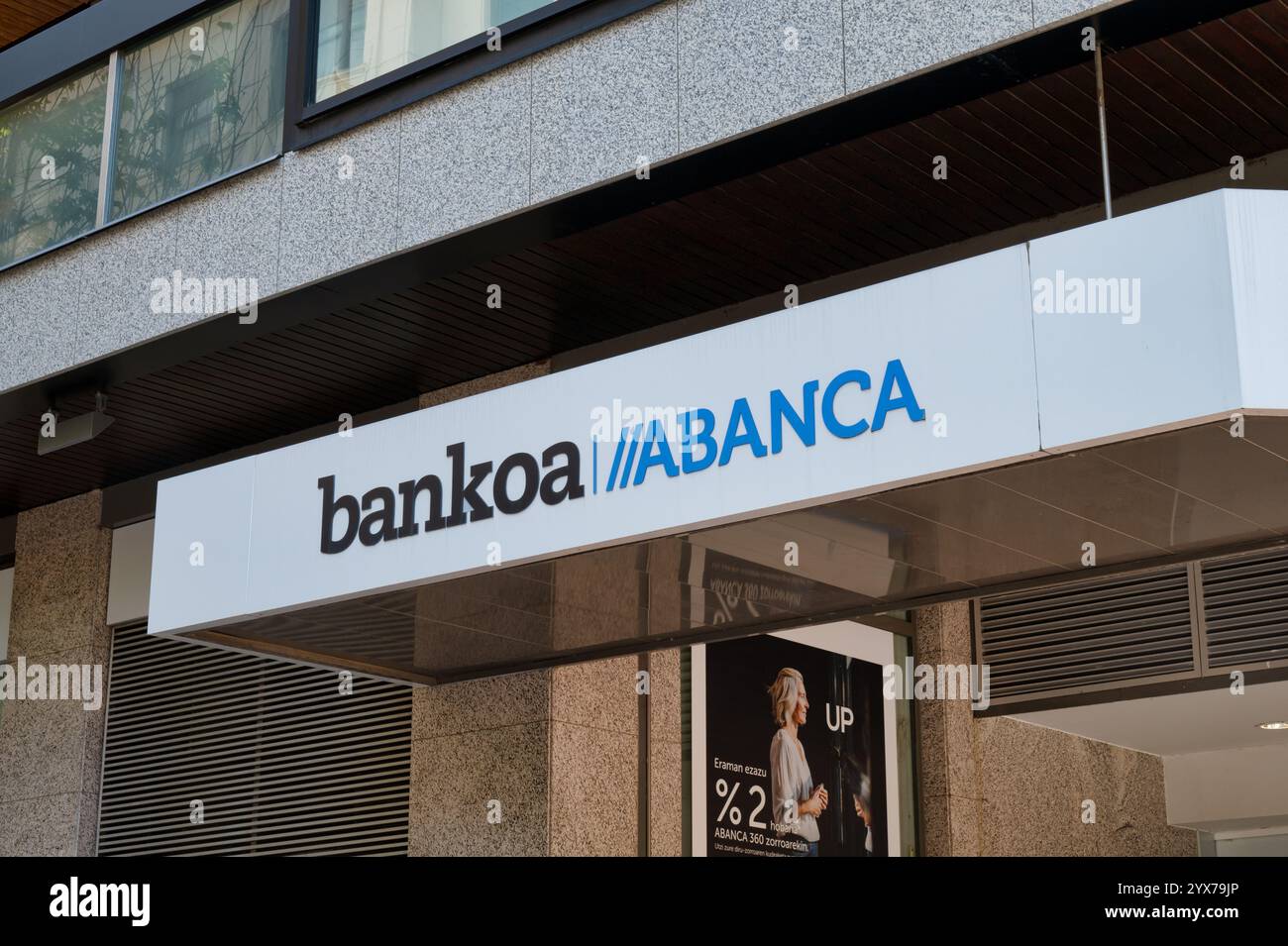 Bilbao, Spagna - 28 maggio 2024: Il fronte della banca Bankoa Abanca a Bilbao Foto Stock
