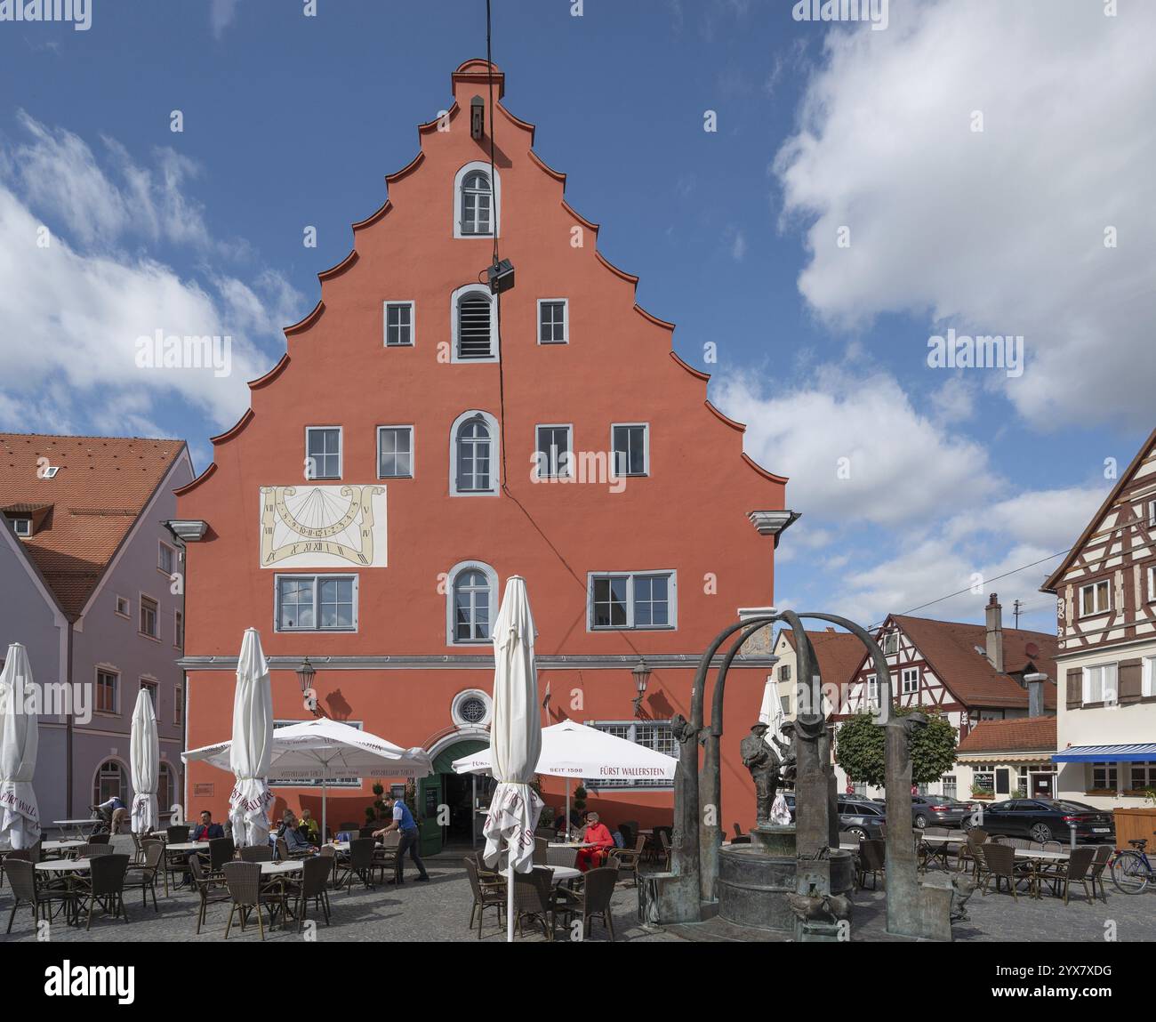 Vecchio fienile a gradini, costruito tra il 1601 e il 1602, BEI den Kornschrannen 2, Noerdlingen, Baviera, Germania, Europa Foto Stock