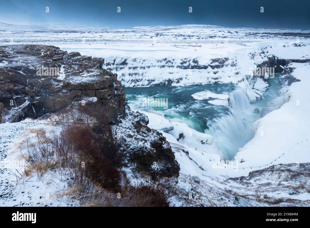 Cascate di Gullfoss in inverno all'alba. Hrunamannahreppur, Árnessýsla, Suðurland, Islanda, Nord europa. Foto Stock