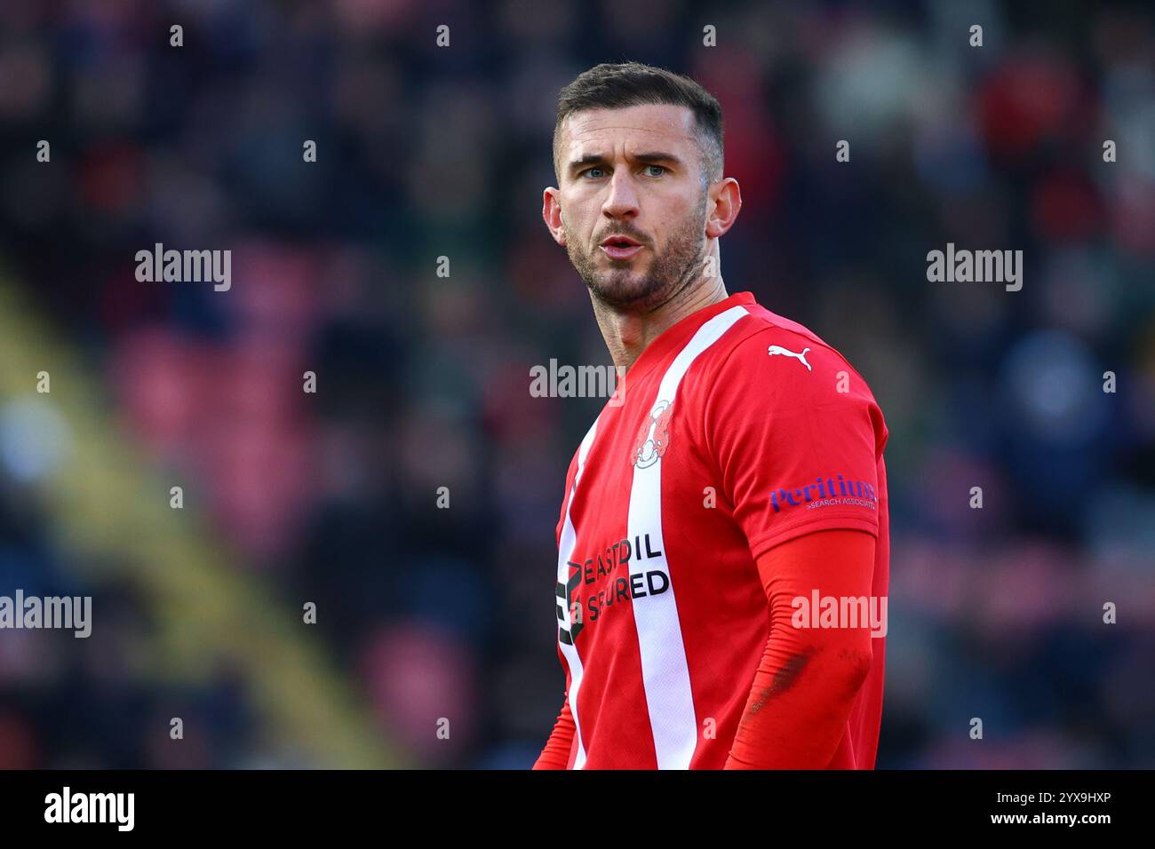 Londra, Regno Unito. 14 dicembre 2024. Londra, Inghilterra, 14 dicembre 2024: Dominic Ball (15 Leyton Orient) durante la partita EFL League One tra Leyton Orient e Burton Albion a Brisbane Road a Londra, Inghilterra (Alexander Canillas/SPP) crediti: SPP Sport Press Photo. /Alamy Live News Foto Stock